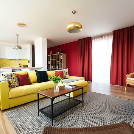 Private 5 Star 3 Room Flat And In-Door Pkg Nitra Eksteriør billede